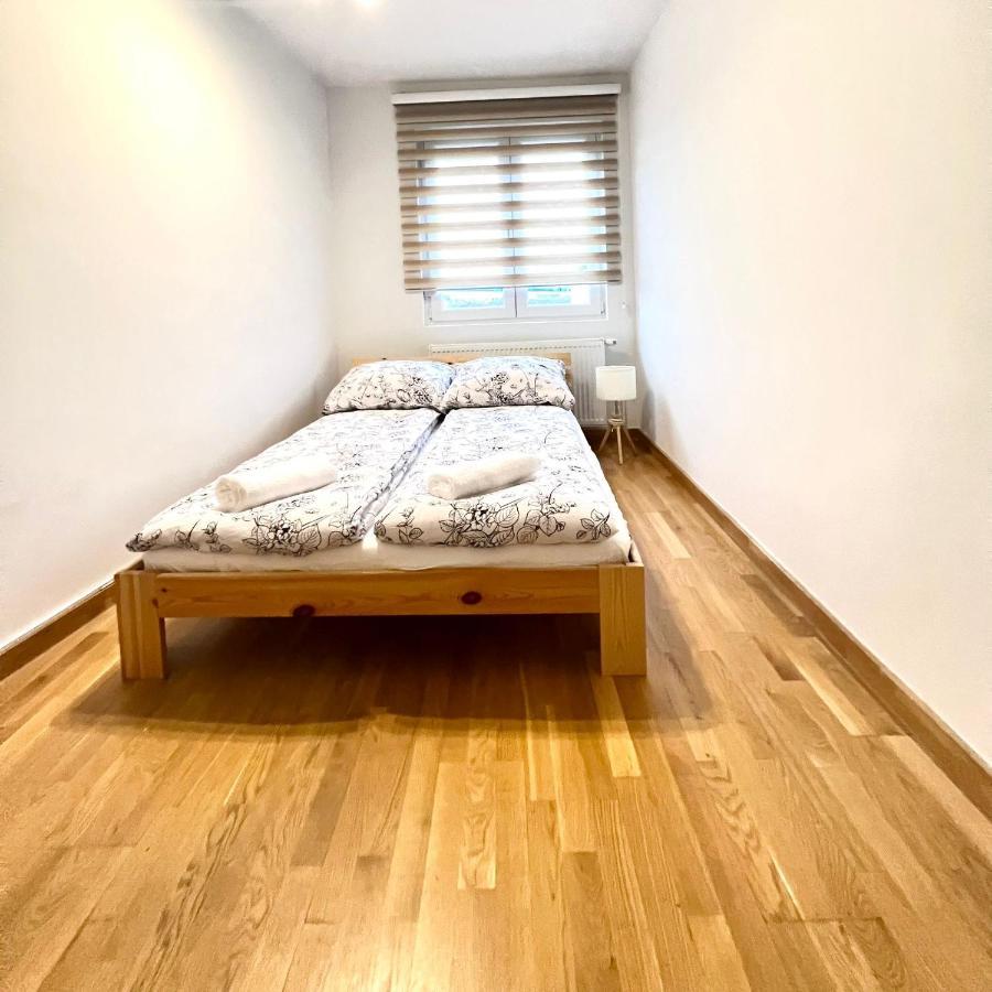 Spacious Apartment With Terrace Vienna Exterior photo
